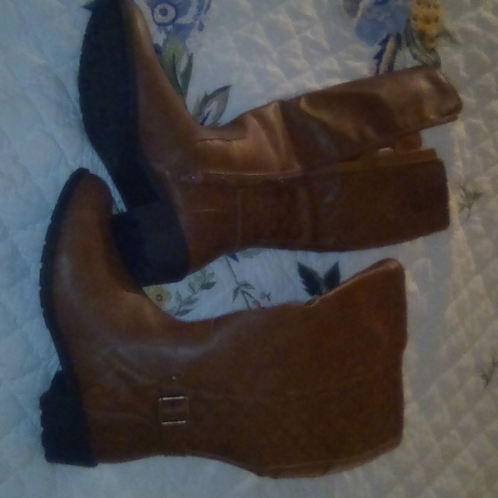 St John's bay size 8.5 female boots